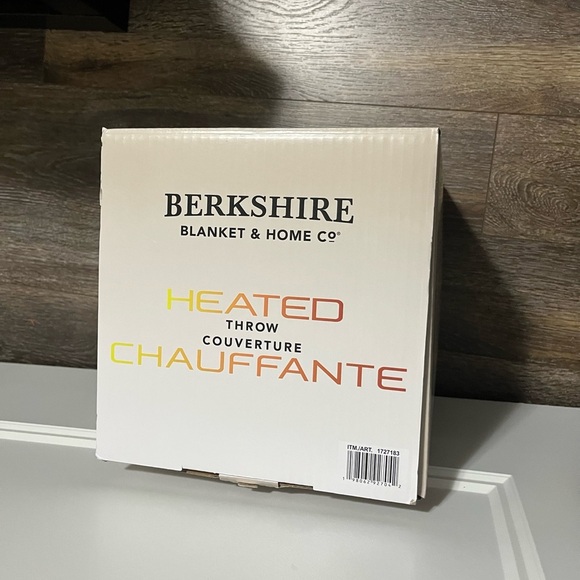 Berkshire Gray Blanket Luxurious Bedding - Picture 2 of 4